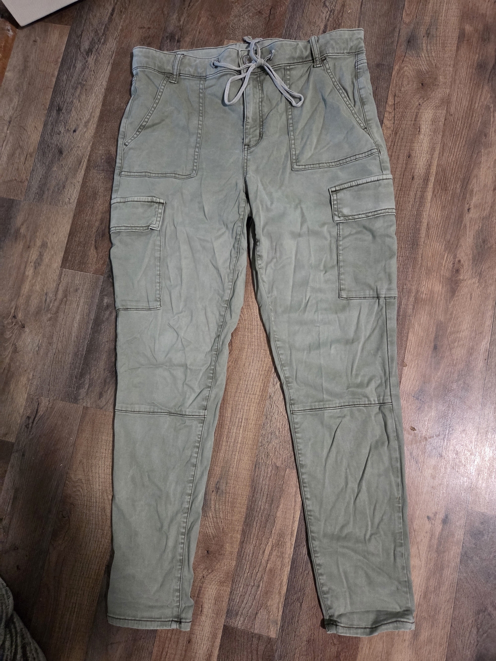 American Eagle Outfitters Olive Green Women's Cargo Jeans